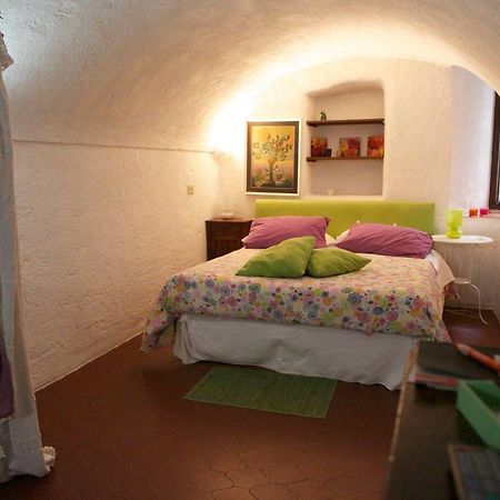 Appartamento Le Violette Dolceacqua Exterior photo