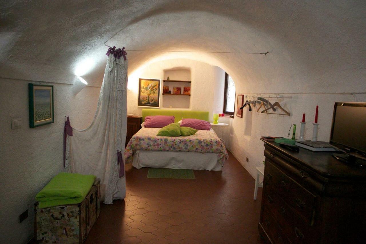 Appartamento Le Violette Dolceacqua Exterior photo
